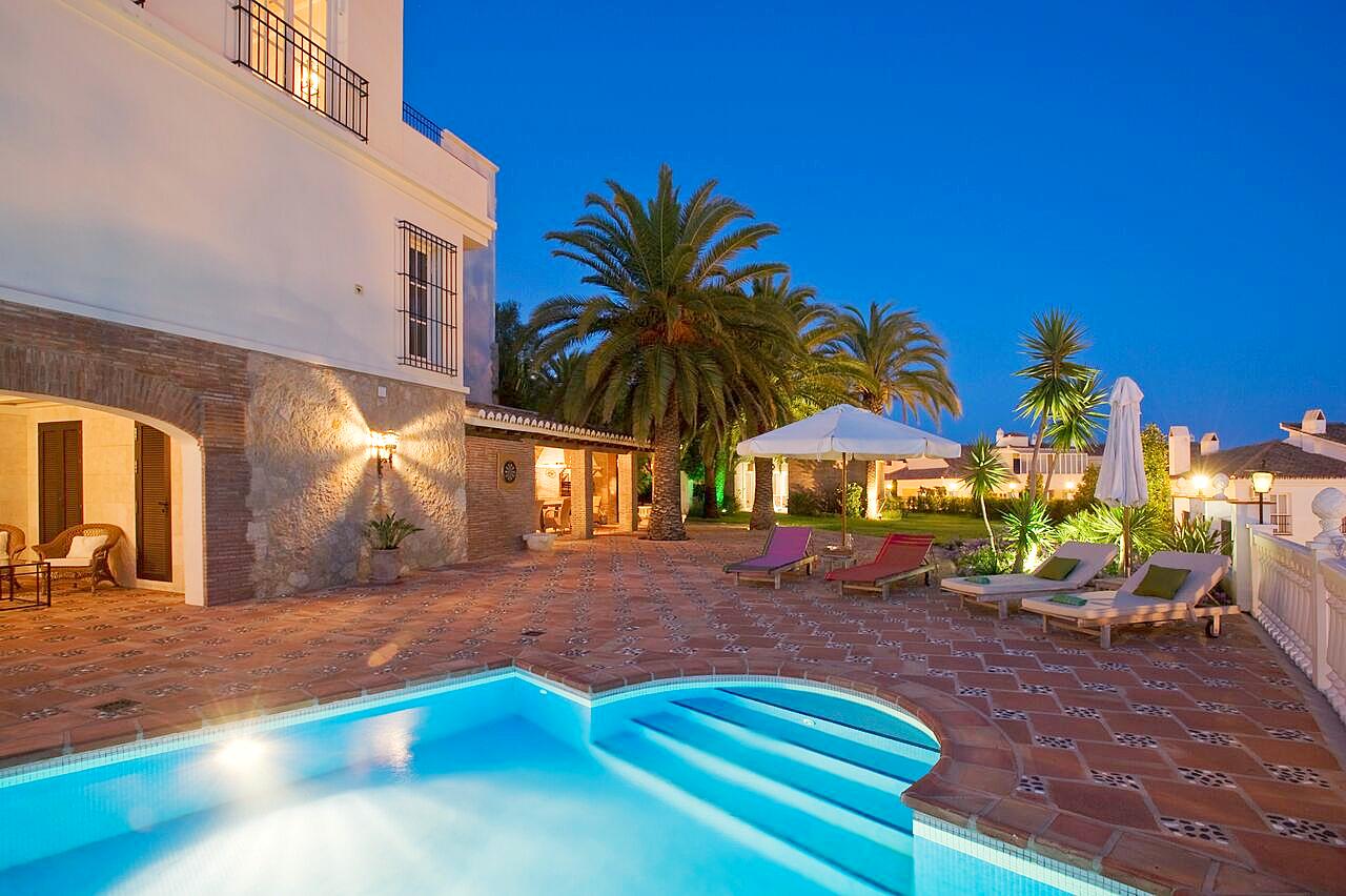 BOUTIQUE HOTEL in Fuengirola for sale! Europe House Store